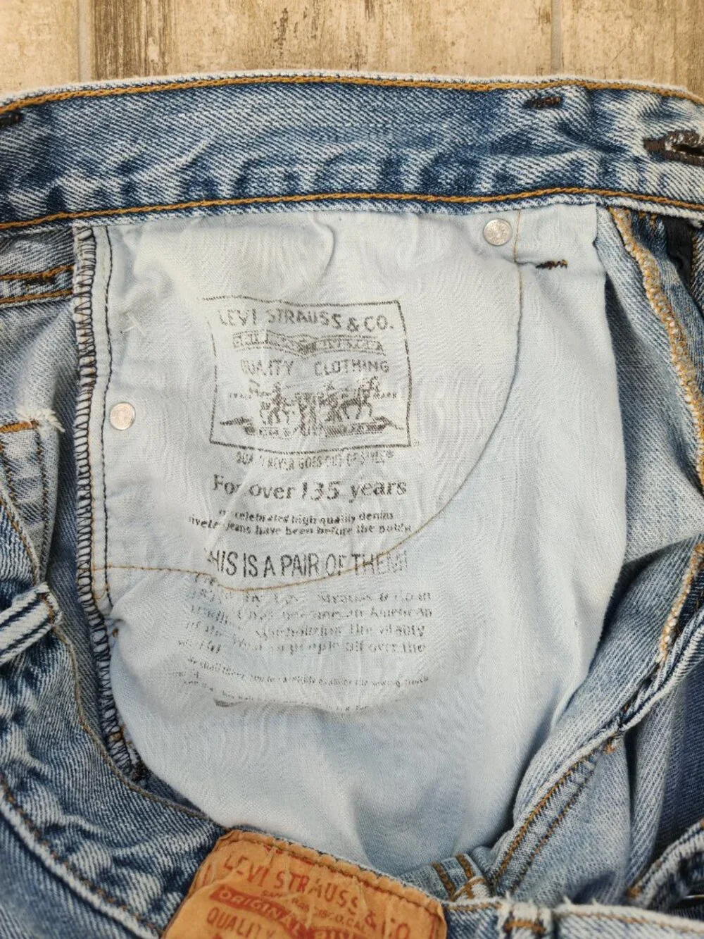 Levi's Mens 505 Sz 33x36 Regular Fit Straight Leg Jeans Light Wash